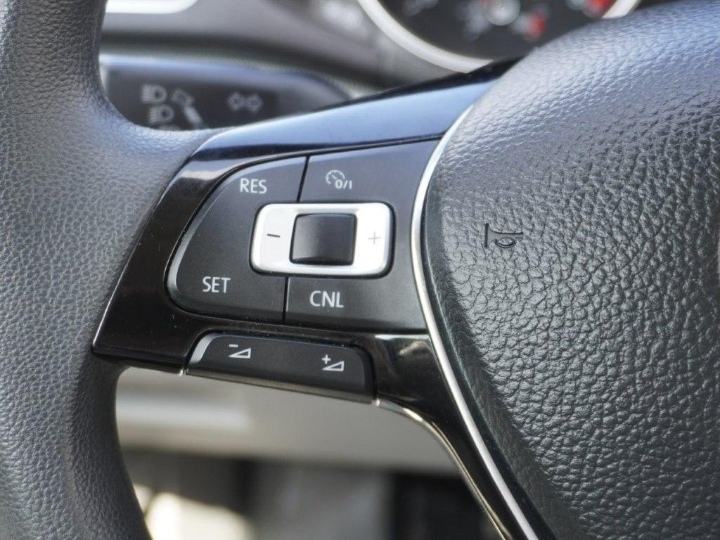 Volkswagen Passat 4dr Sdn 1.8T Auto S 2016