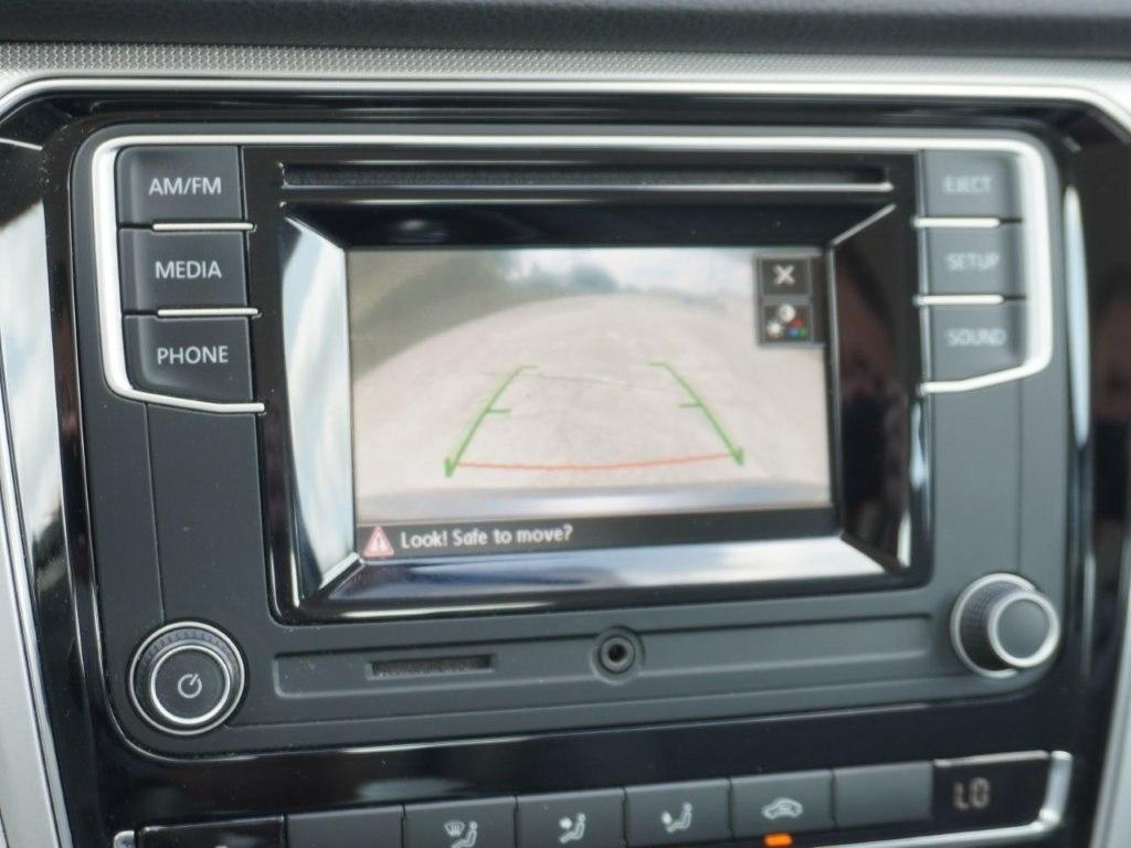 Volkswagen Passat 4dr Sdn 1.8T Auto S 2016