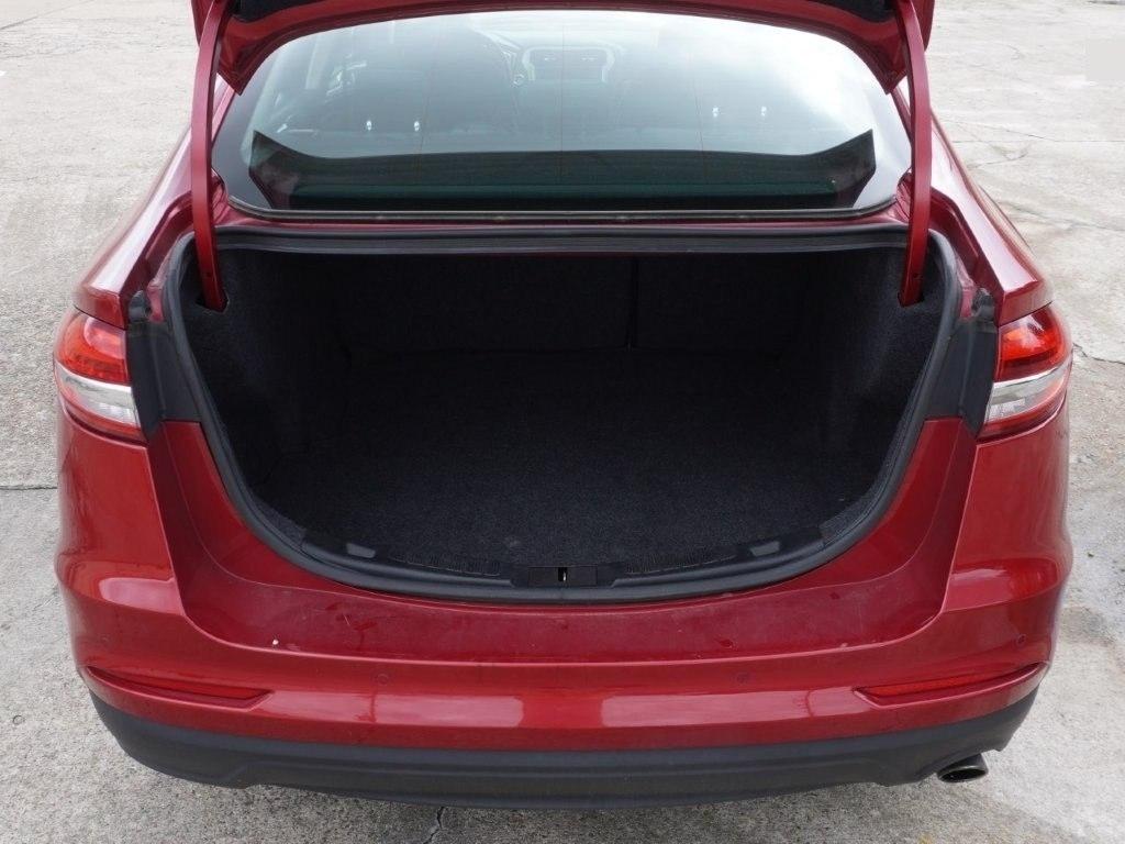 Ford Fusion SE FWD 2020