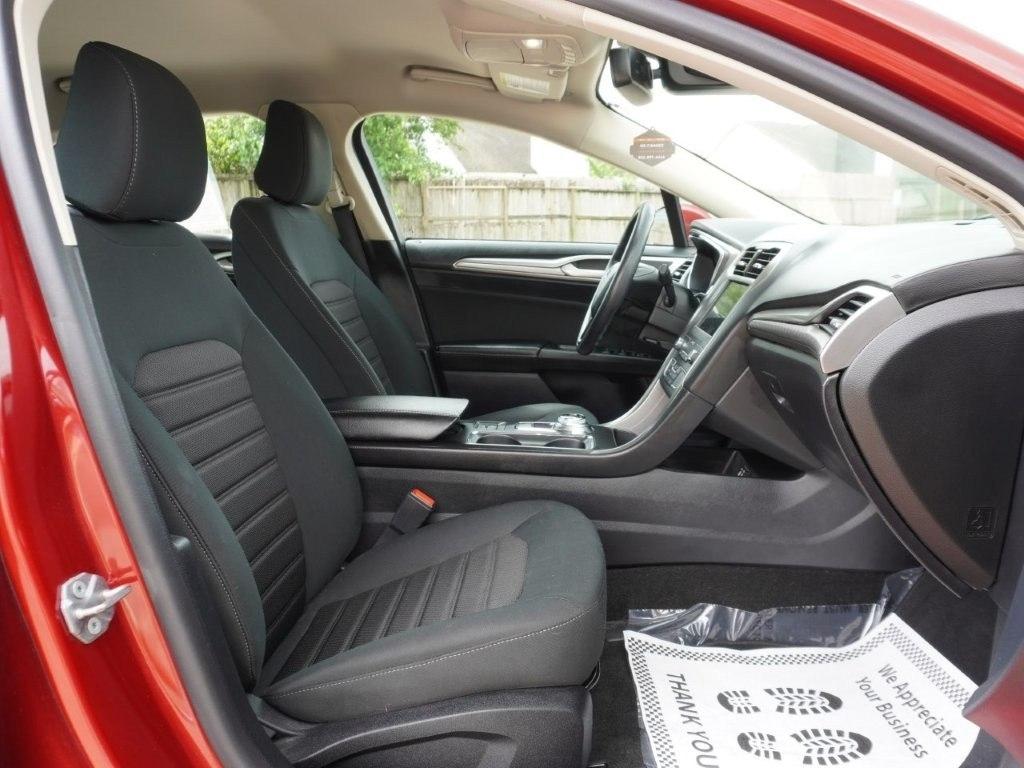 Ford Fusion SE FWD 2020