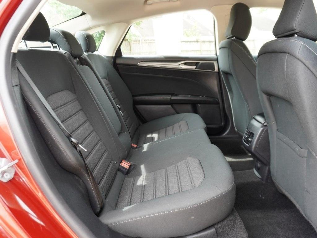 Ford Fusion SE FWD 2020