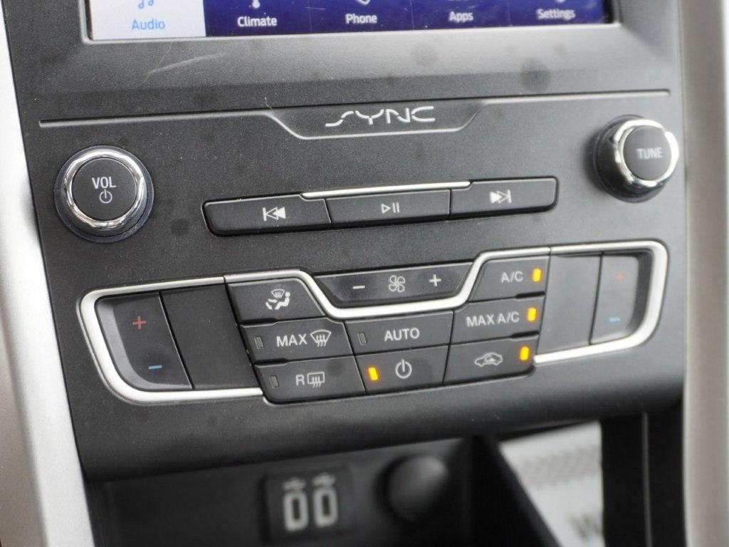 Ford Fusion SE FWD 2020