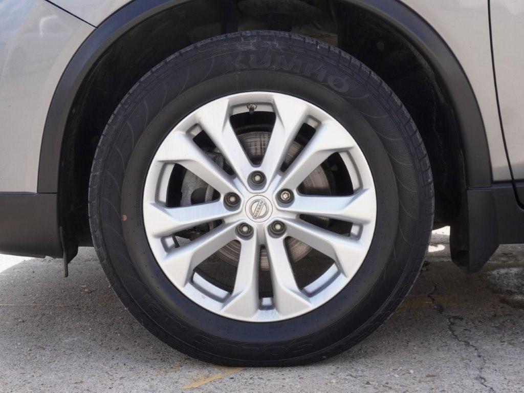 Nissan Rogue FWD 4dr SV 2015