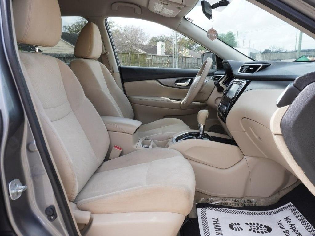 Nissan Rogue FWD 4dr SV 2015