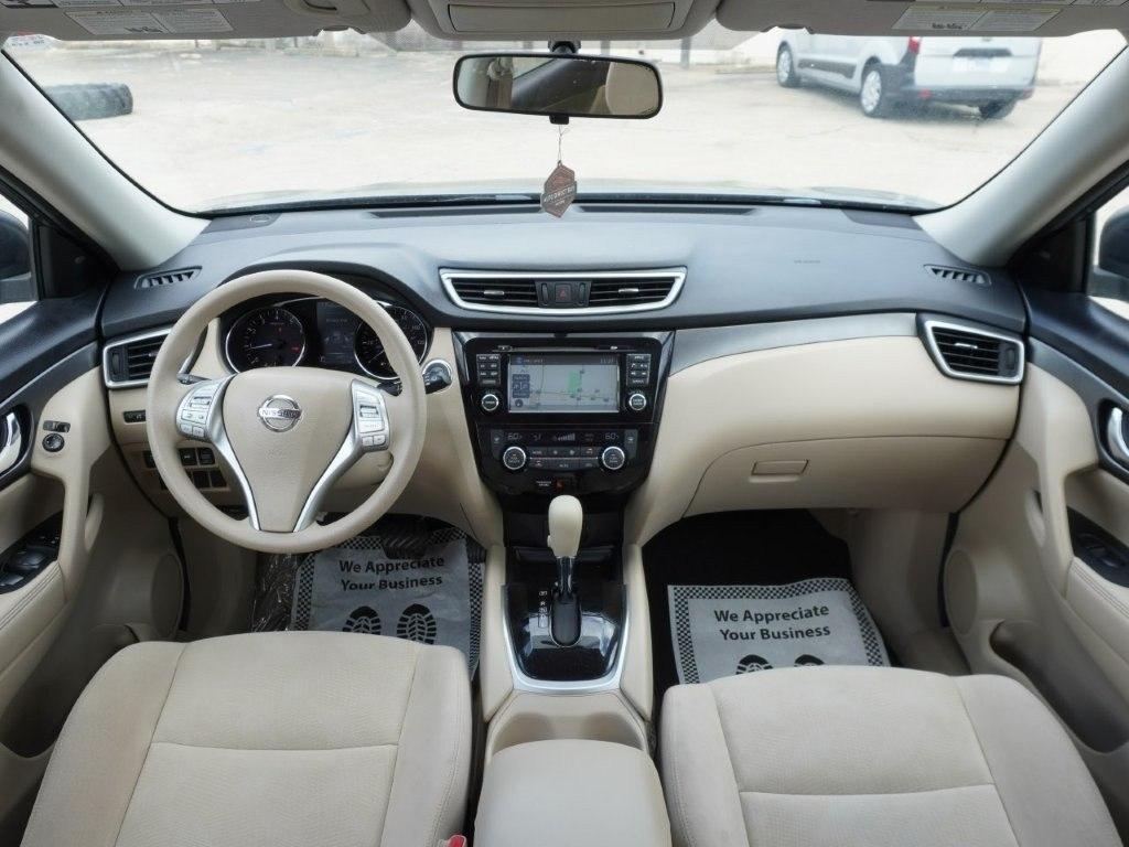 Nissan Rogue FWD 4dr SV 2015