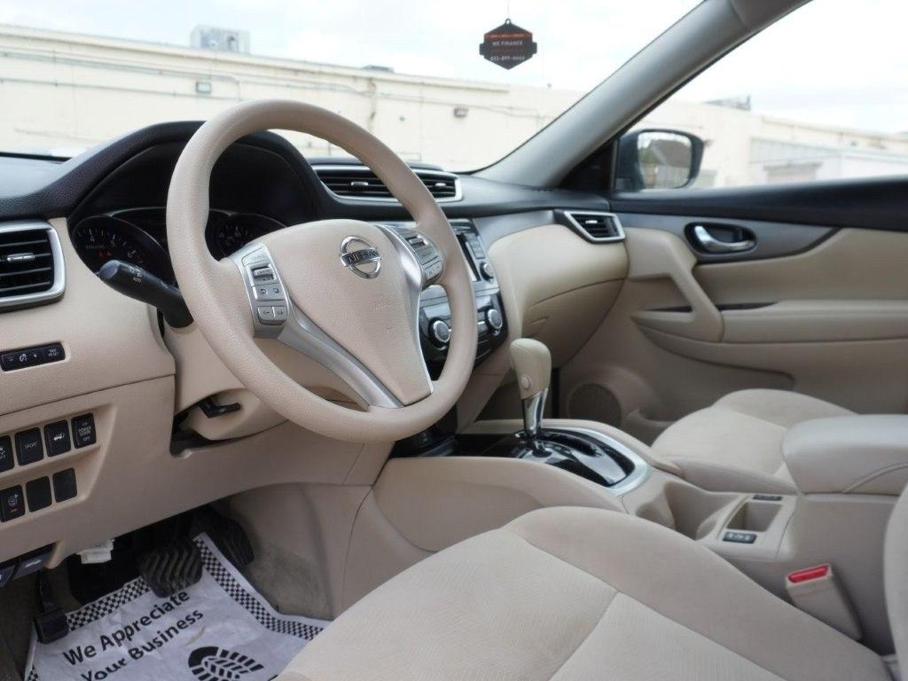 Nissan Rogue FWD 4dr SV 2015