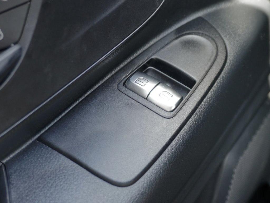 Mercedes-Benz Metris Cargo Van Standard Roof 135" Wheelbase 2023