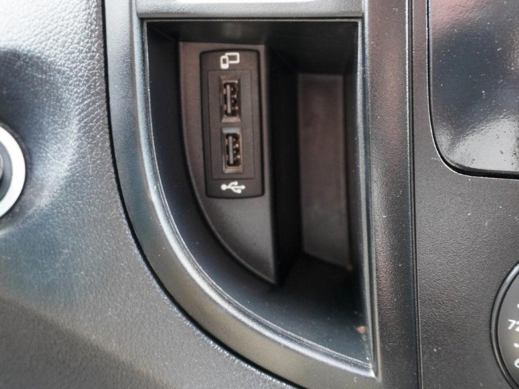 Mercedes-Benz Metris Cargo Van Standard Roof 135" Wheelbase 2023