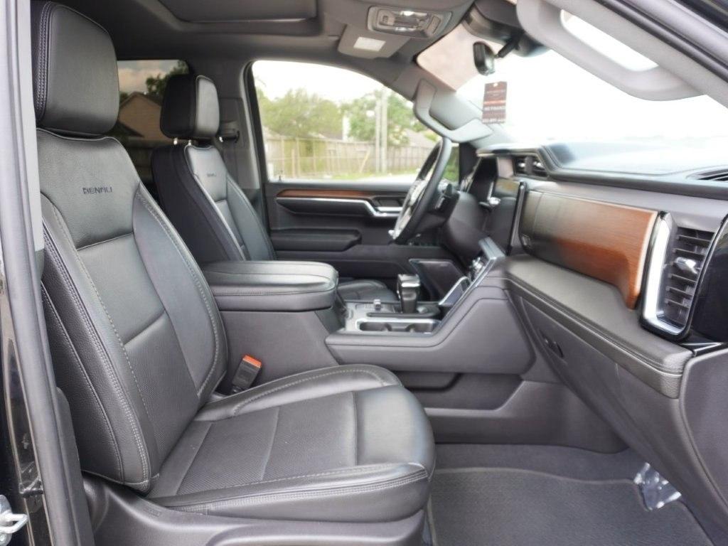 GMC Sierra 1500 4WD Crew Cab 147" Denali 2024