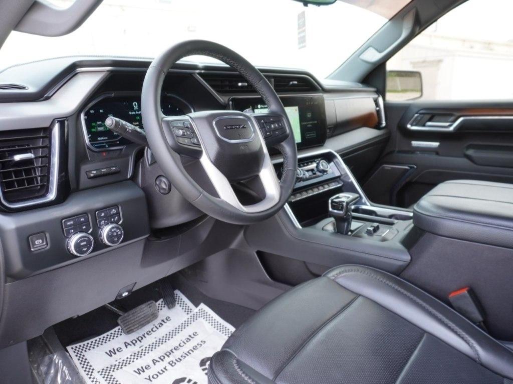 GMC Sierra 1500 4WD Crew Cab 147" Denali 2024