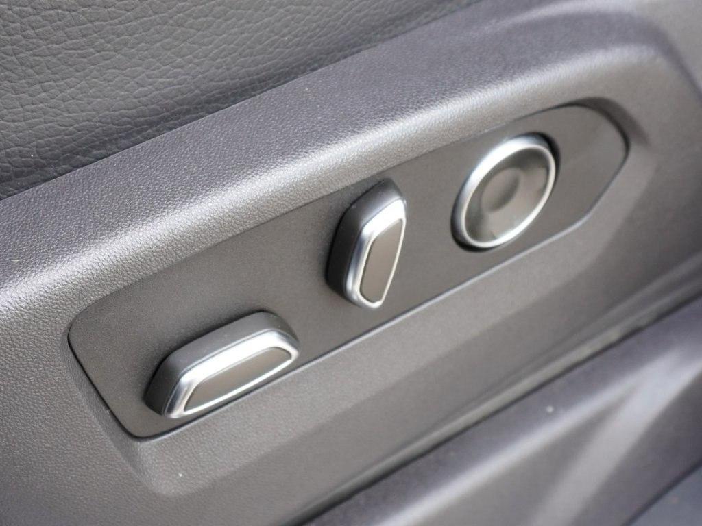 GMC Sierra 1500 4WD Crew Cab 147" Denali 2024