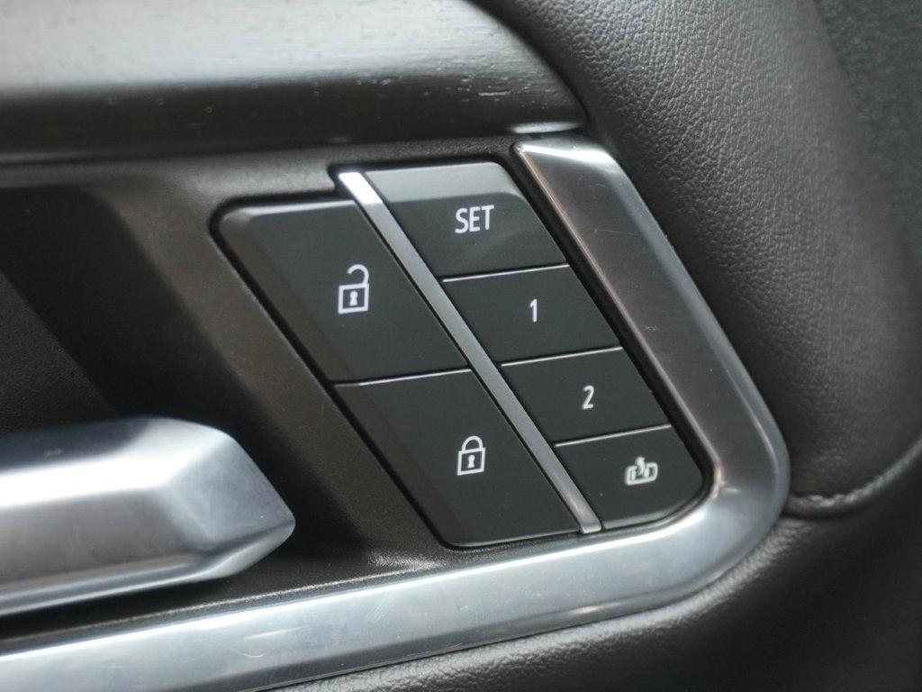 GMC Sierra 1500 4WD Crew Cab 147" Denali 2024