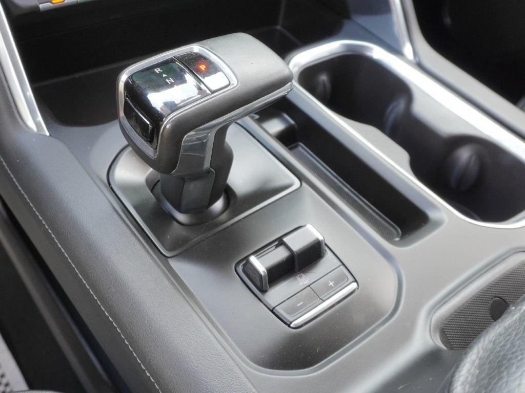 GMC Sierra 1500 4WD Crew Cab 147" Denali 2024