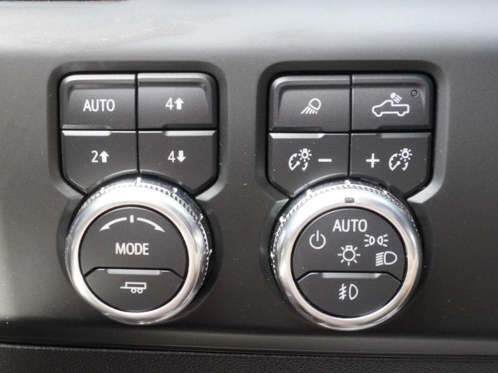 GMC Sierra 1500 4WD Crew Cab 147" Denali 2024