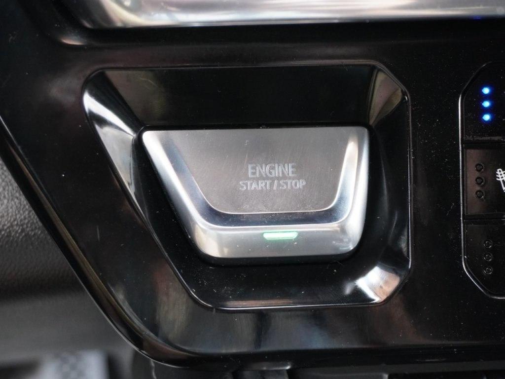 GMC Sierra 1500 4WD Crew Cab 147" Denali 2024