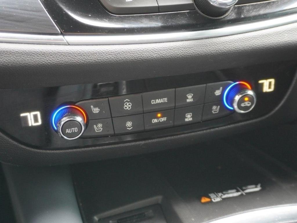 Buick Enclave AWD 4dr Premium 2022