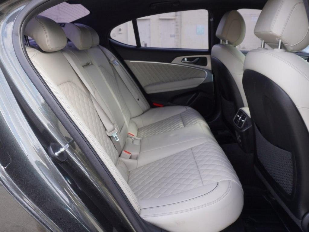 Genesis G70 3.3T RWD 2023