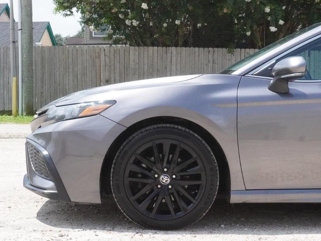 2022 Toyota Camry SE - Photo 8