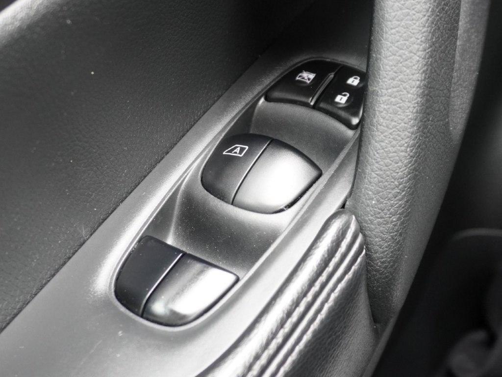 Nissan Rogue FWD 4dr S 2016