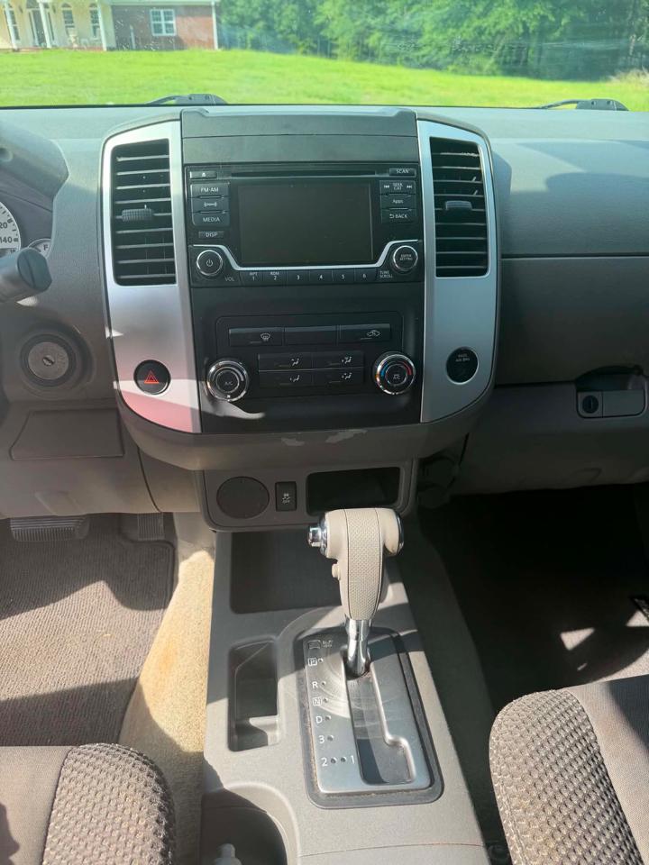 Nissan Frontier S Crew Cab 5AT 2WD 2015