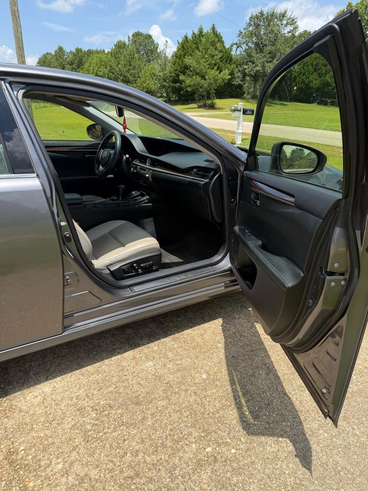 Lexus ES 350 Sedan 2013