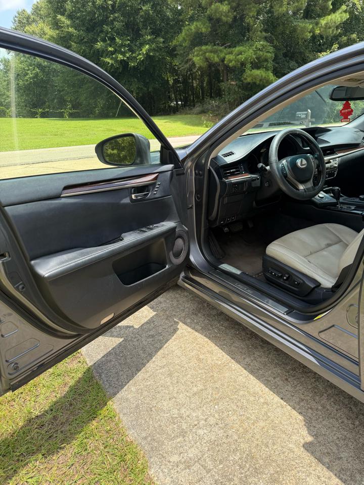 Lexus ES 350 Sedan 2013
