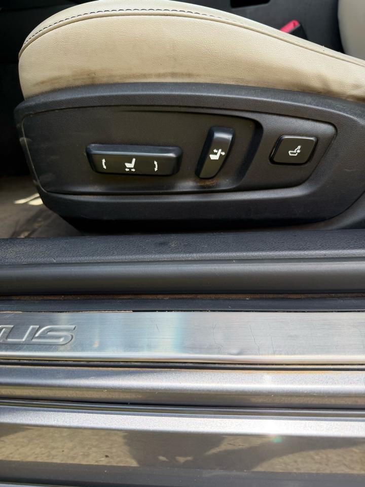 Lexus ES 350 Sedan 2013