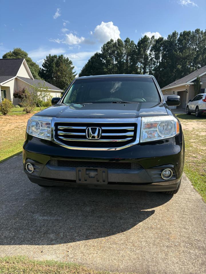 Honda Pilot Touring 2WD 5-Spd AT with DVD 2012