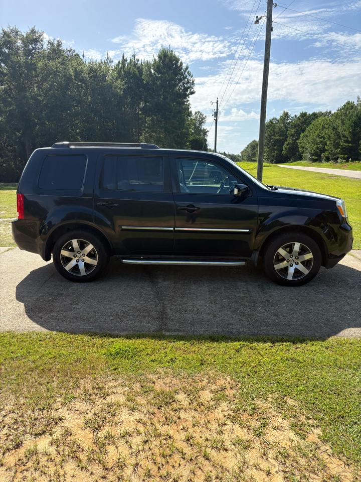 Honda Pilot Touring 2WD 5-Spd AT with DVD 2012