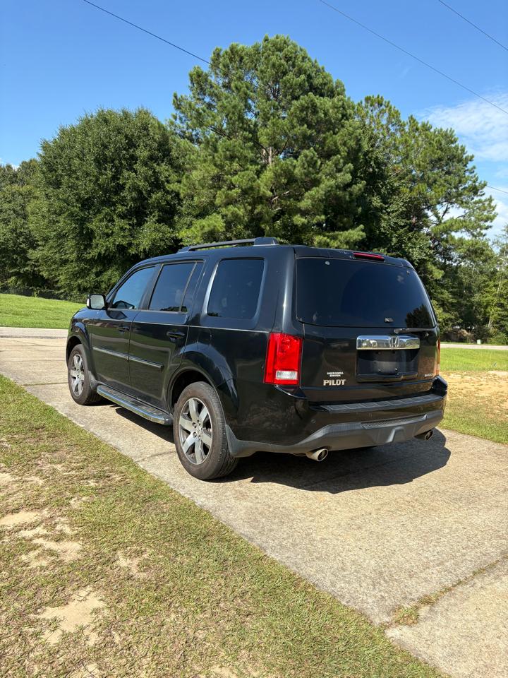 Honda Pilot Touring 2WD 5-Spd AT with DVD 2012