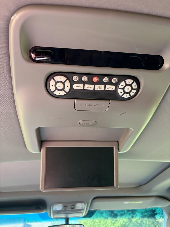 Honda Pilot Touring 2WD 5-Spd AT with DVD 2012
