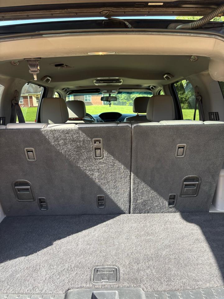 Honda Pilot Touring 2WD 5-Spd AT with DVD 2012
