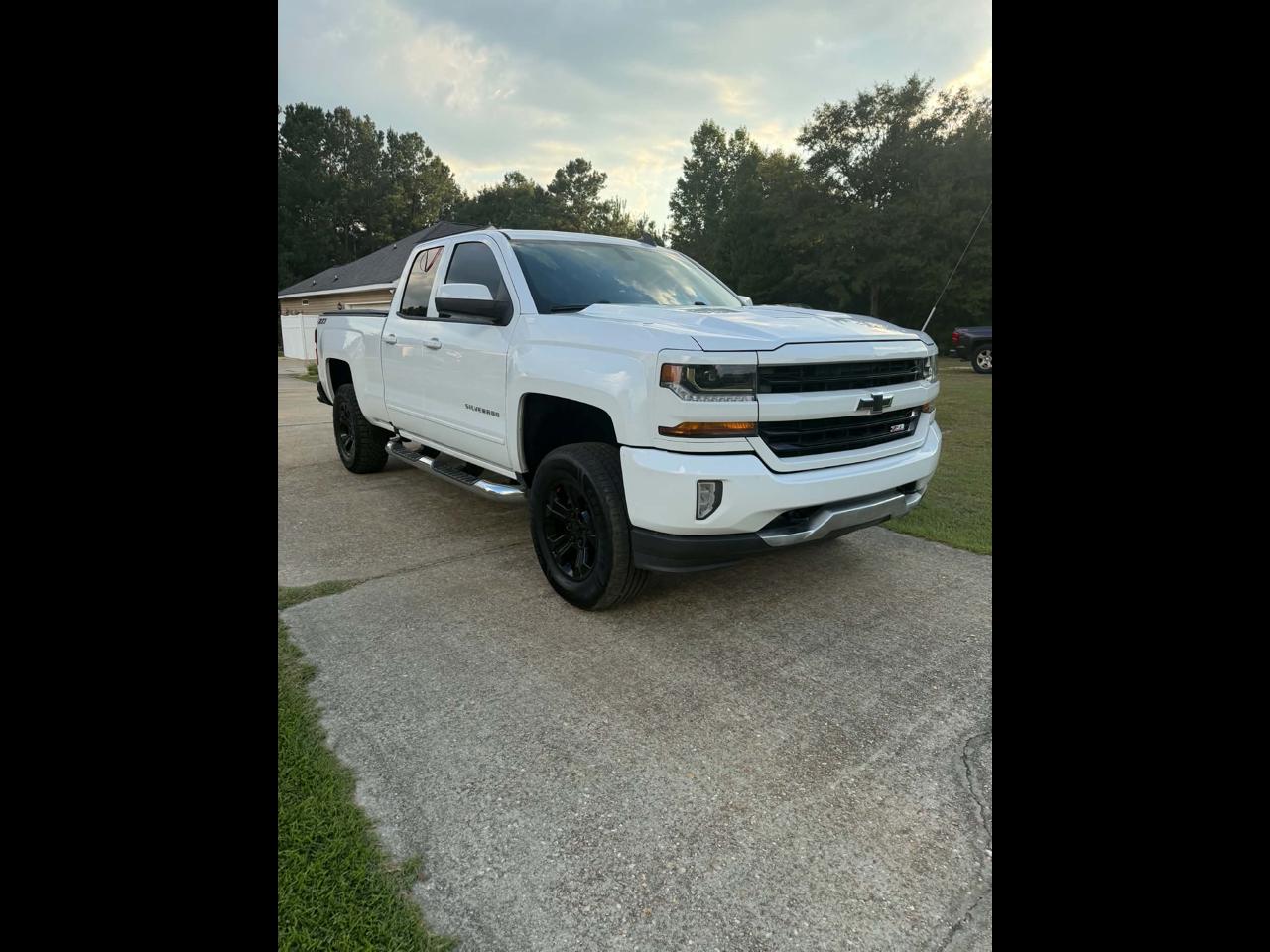 Chevrolet Silverado 1500 LT Double Cab 4WD 2017