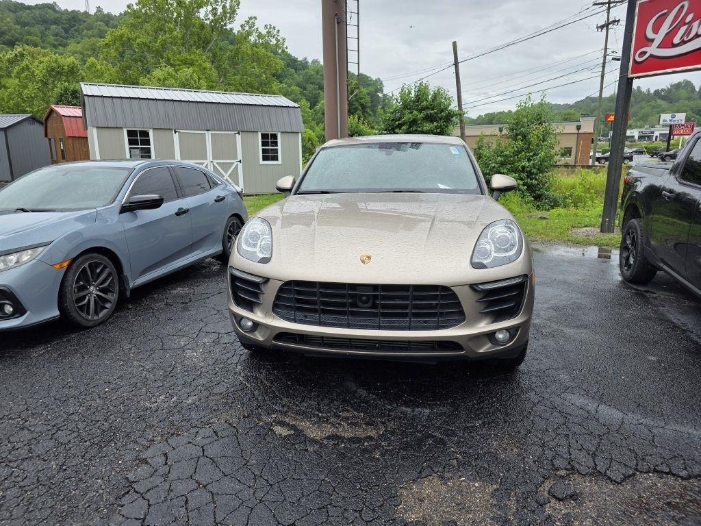 2017 Porsche Macan -'s photo