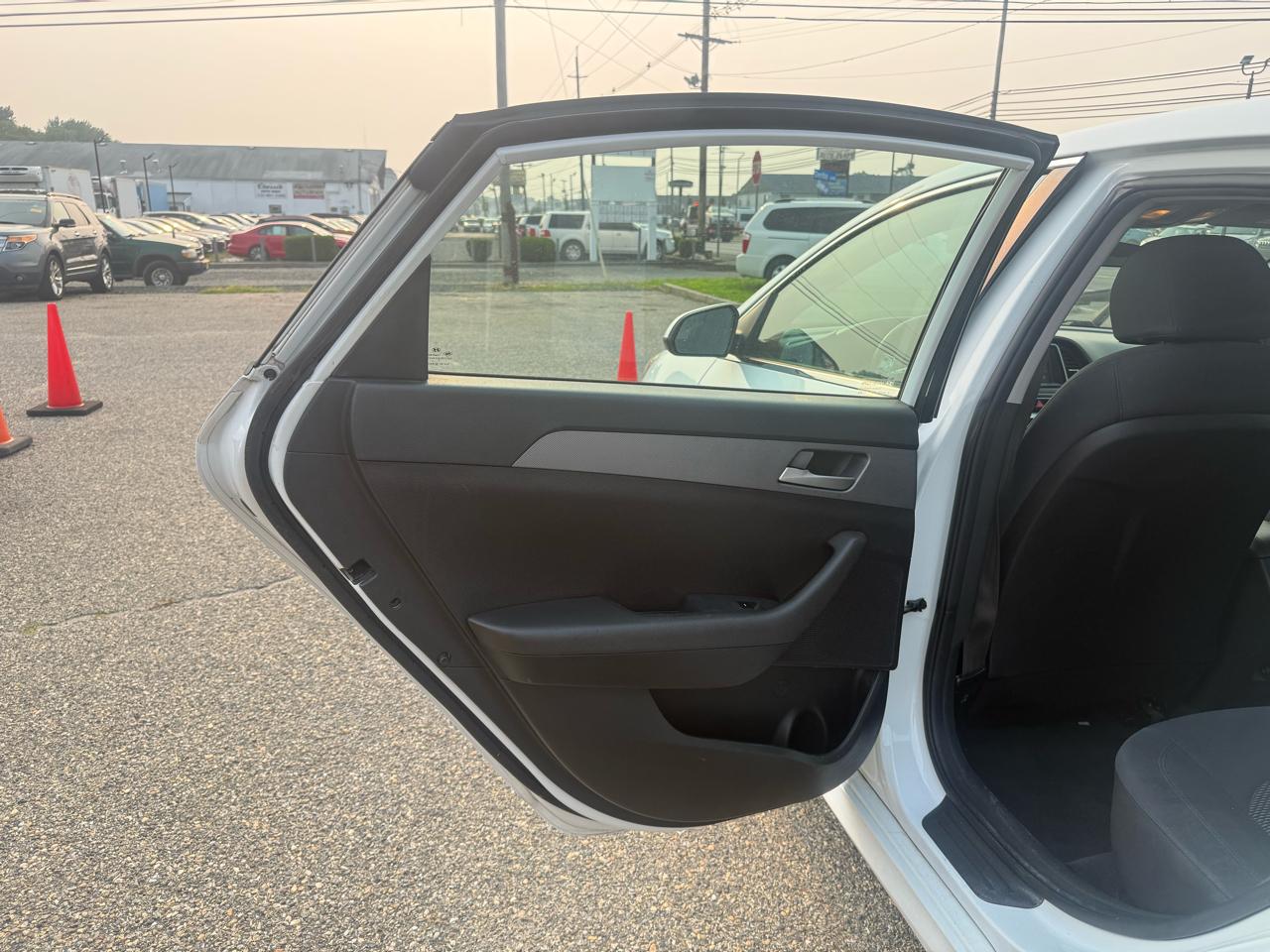 2018 Hyundai Sonata SE - Photo 12