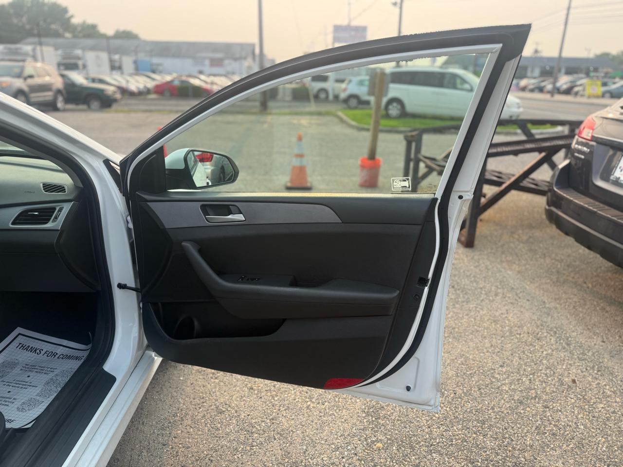2018 Hyundai Sonata SE - Photo 16