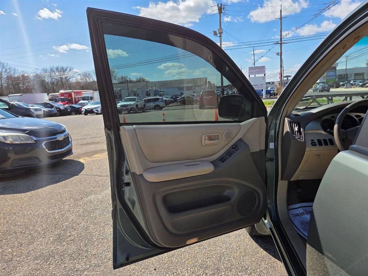 Toyota Highlander 2WD 2004
