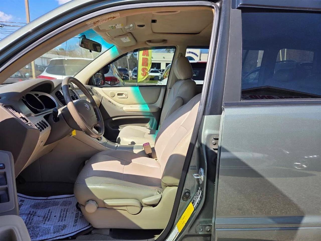Toyota Highlander 2WD 2004