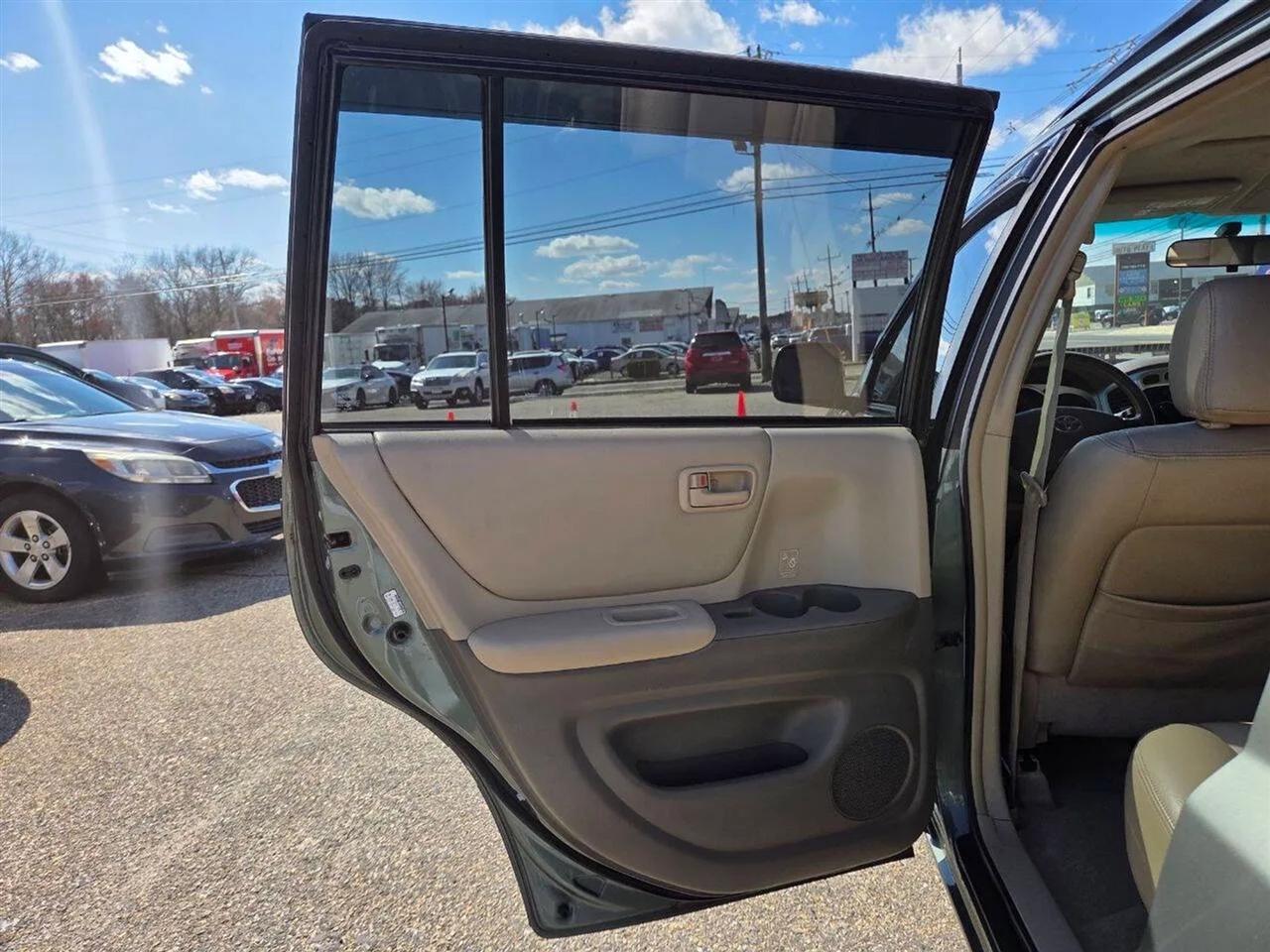 Toyota Highlander 2WD 2004