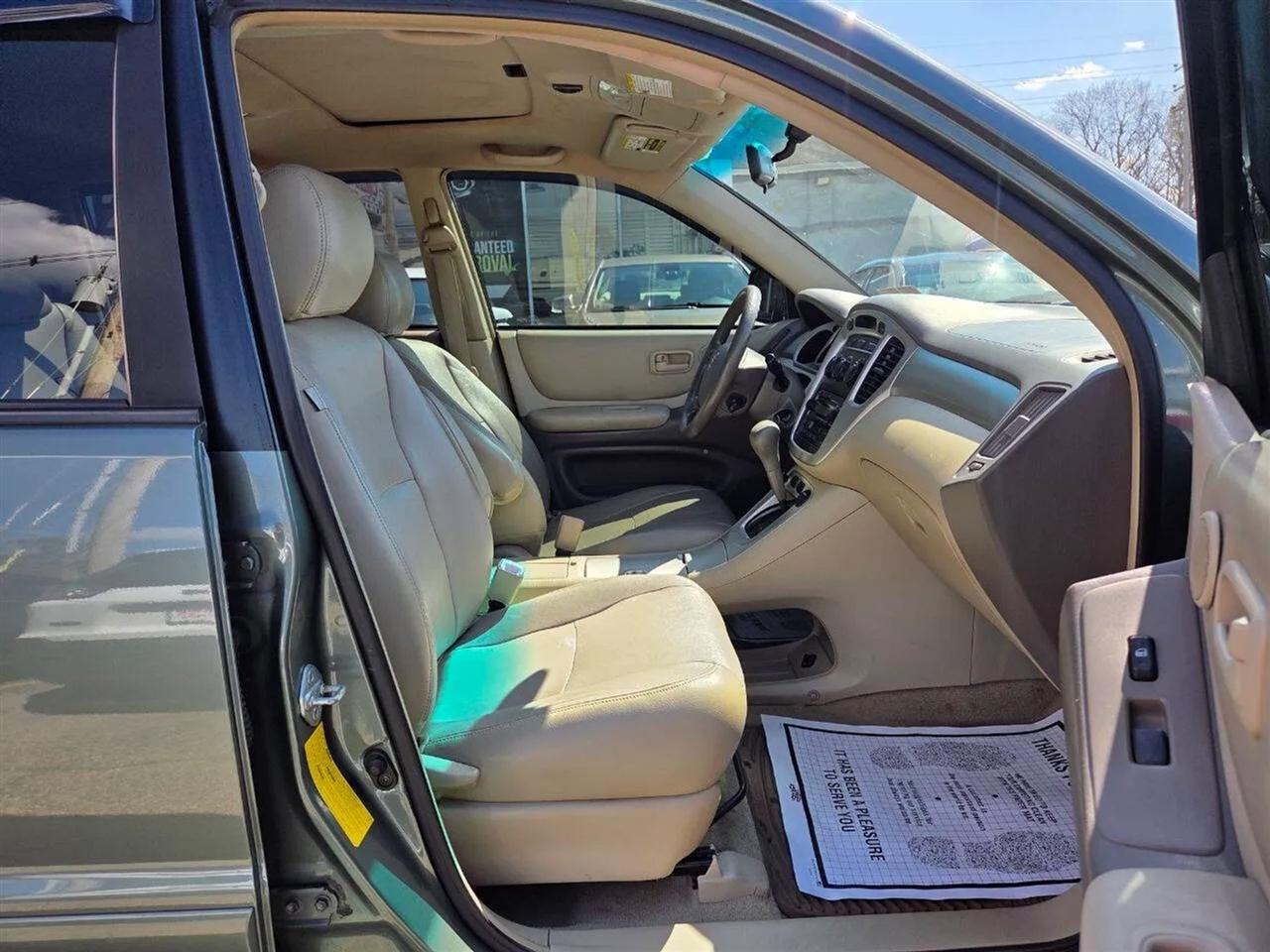 Toyota Highlander 2WD 2004