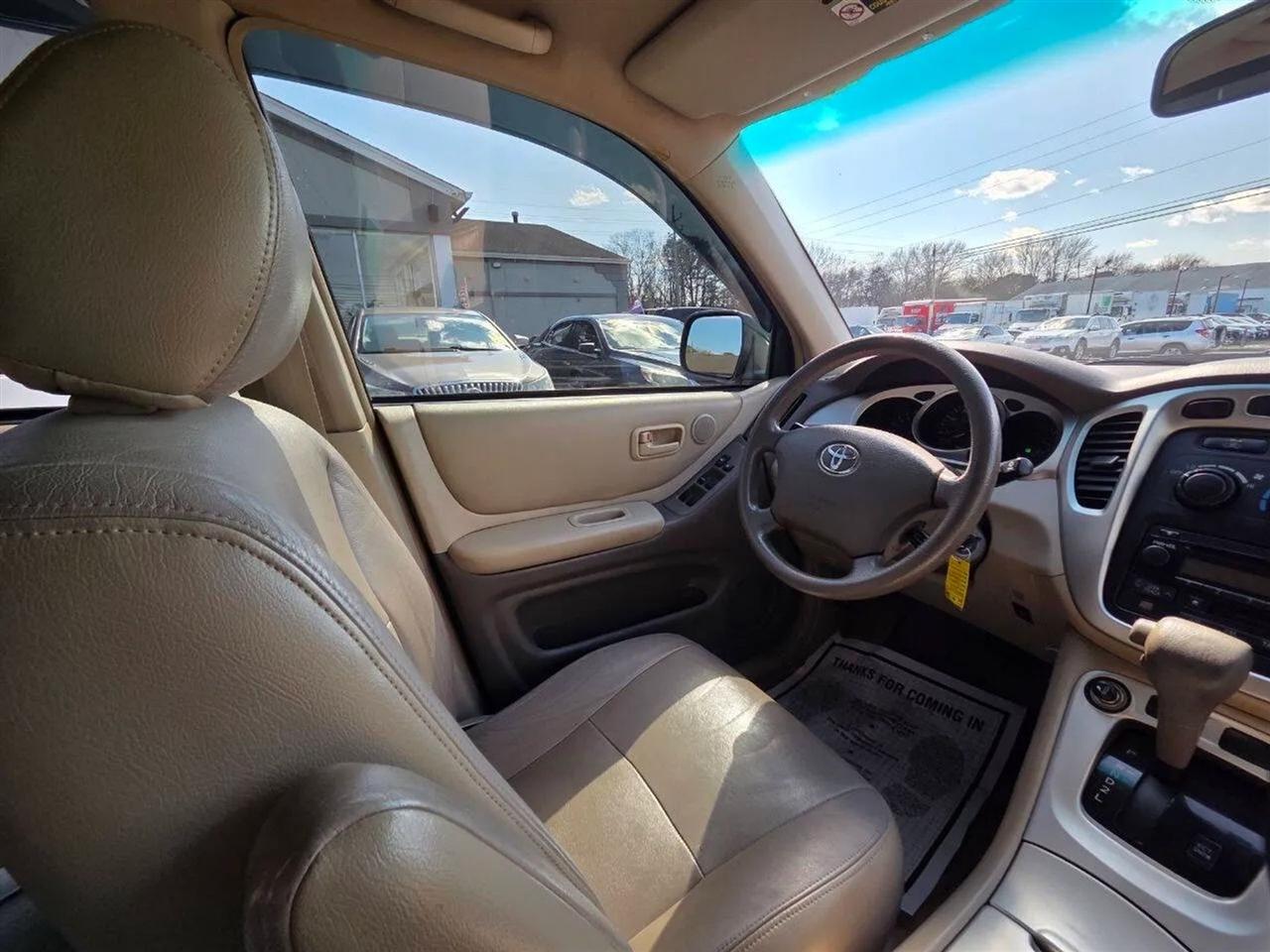 Toyota Highlander 2WD 2004