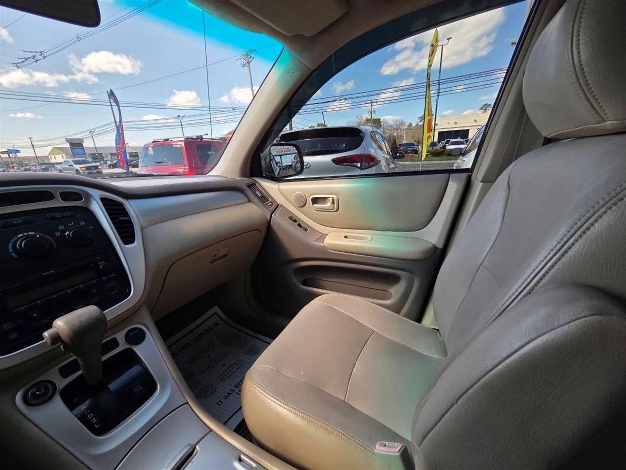 Toyota Highlander 2WD 2004