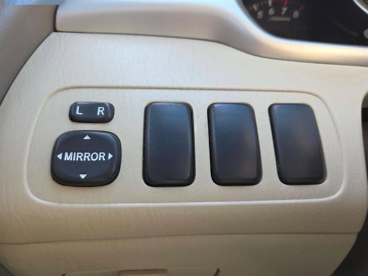 Toyota Highlander 2WD 2004