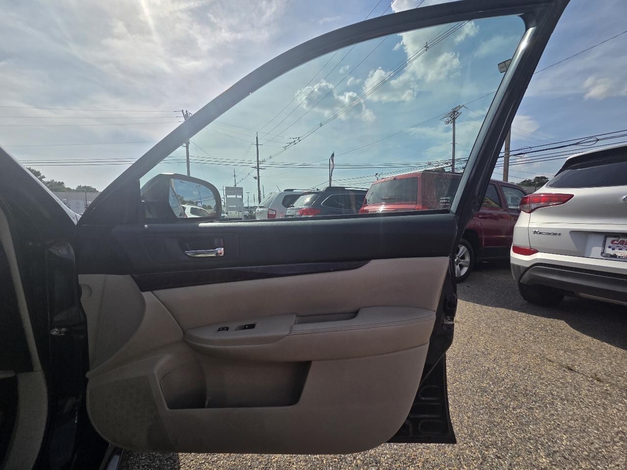 Subaru Legacy 2.5i Limited 2013