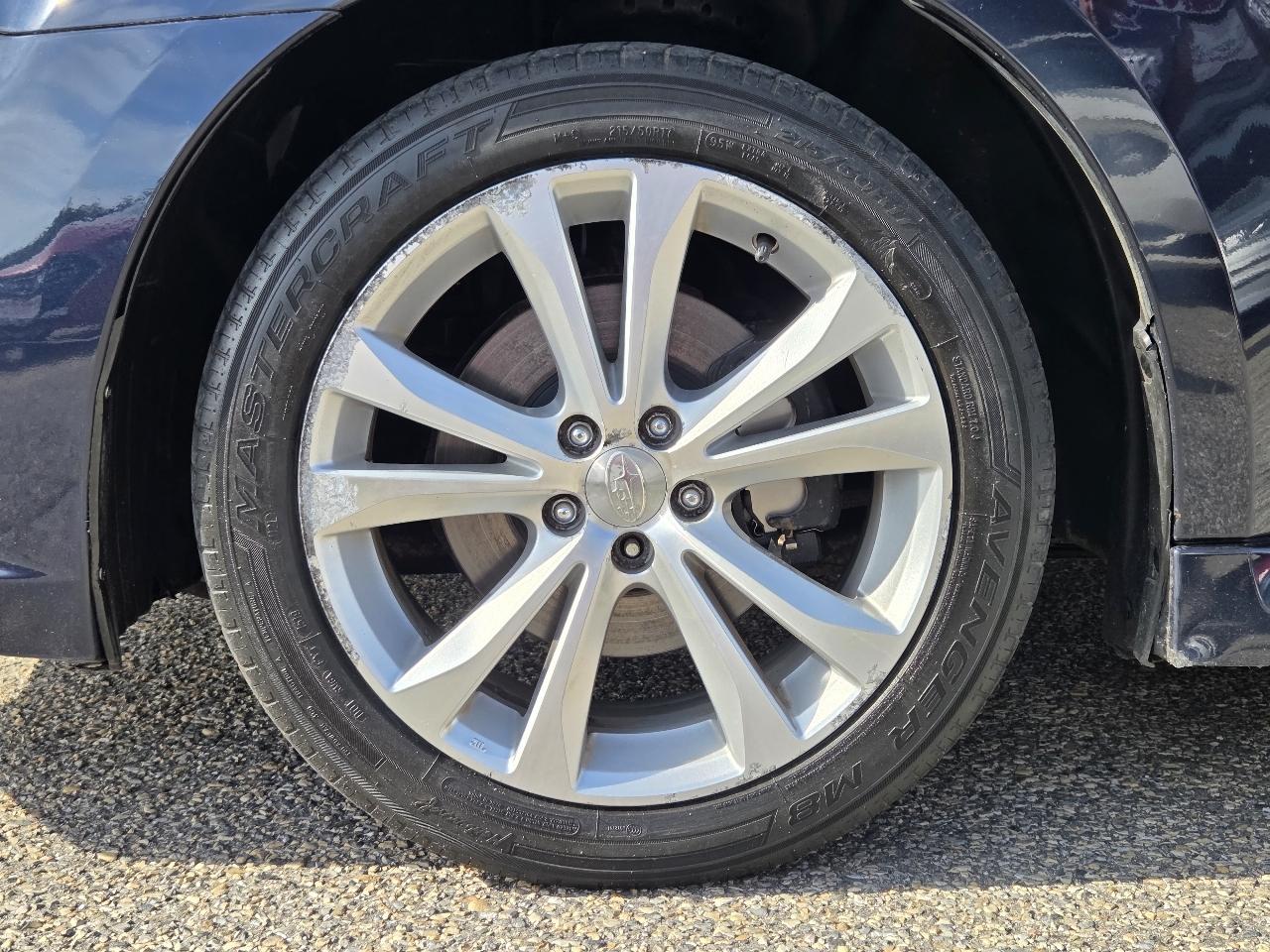 Subaru Legacy 2.5i Limited 2013