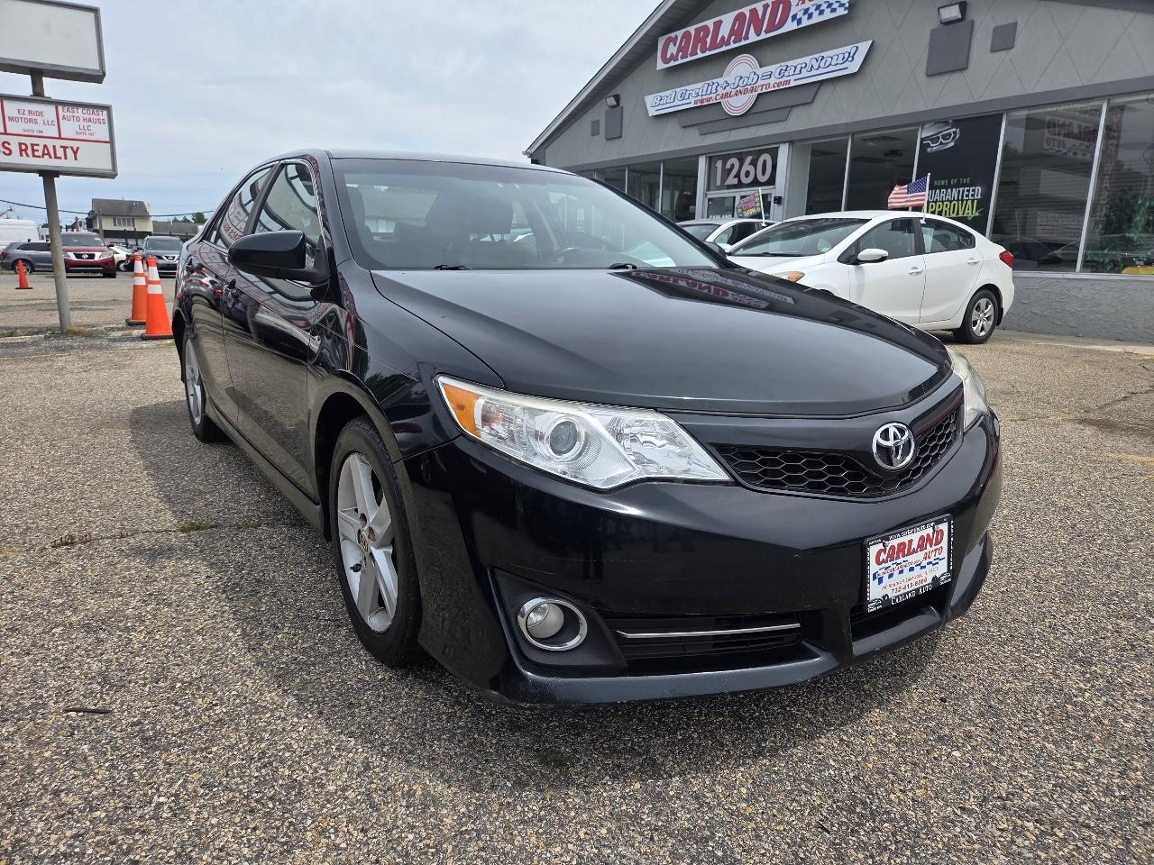 Toyota Camry 4dr Sdn SE Auto V6 2012