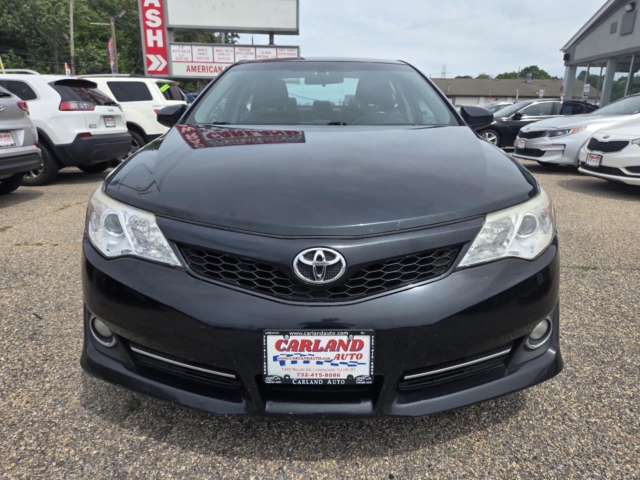 Toyota Camry 4dr Sdn SE Auto V6 2012