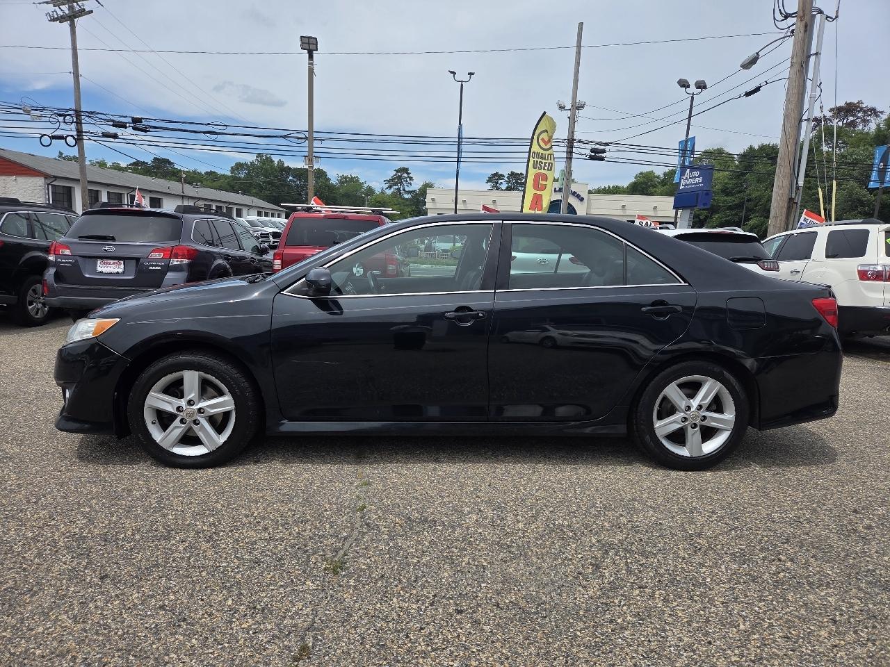Toyota Camry 4dr Sdn SE Auto V6 2012