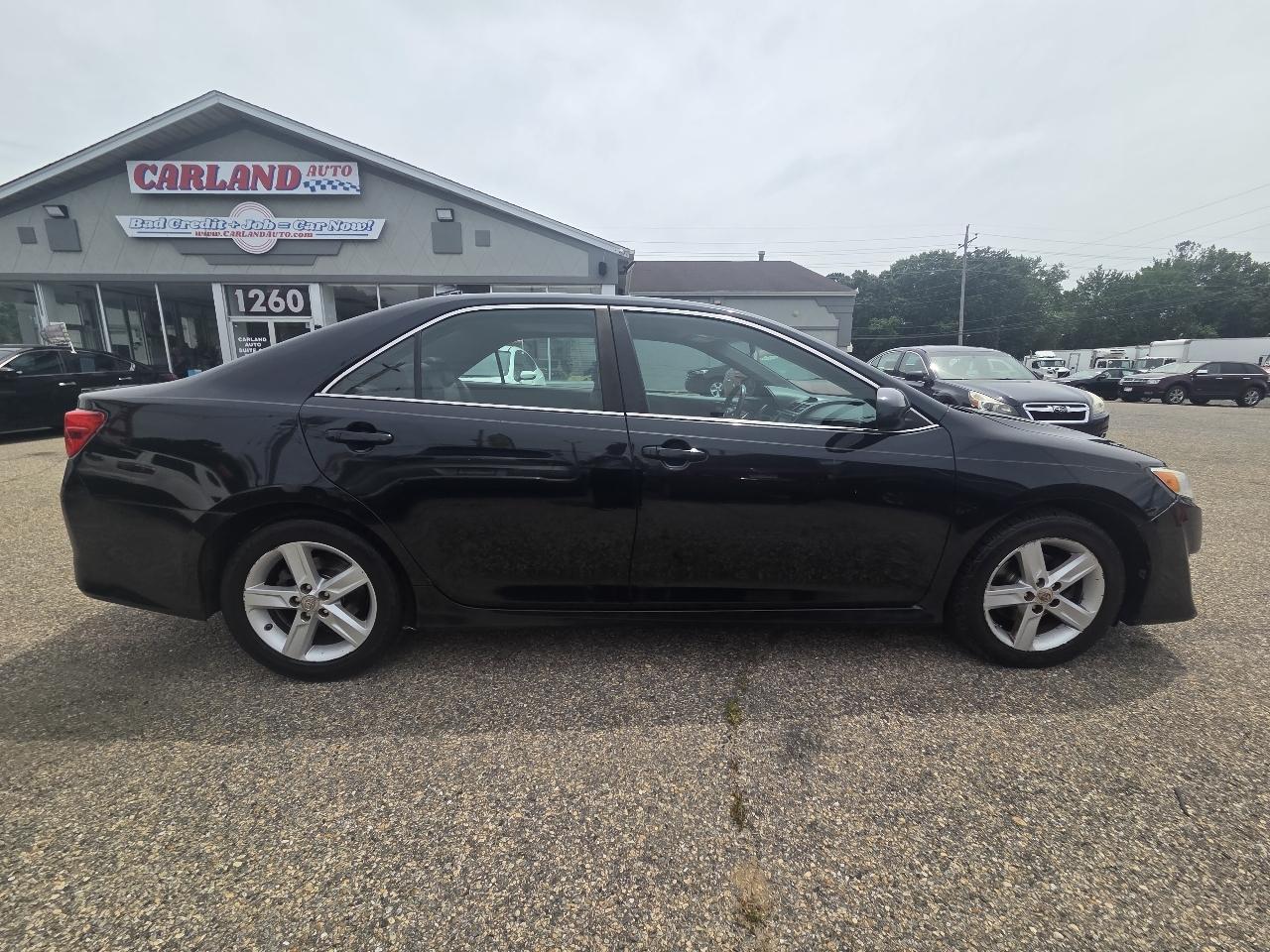 Toyota Camry 4dr Sdn SE Auto V6 2012