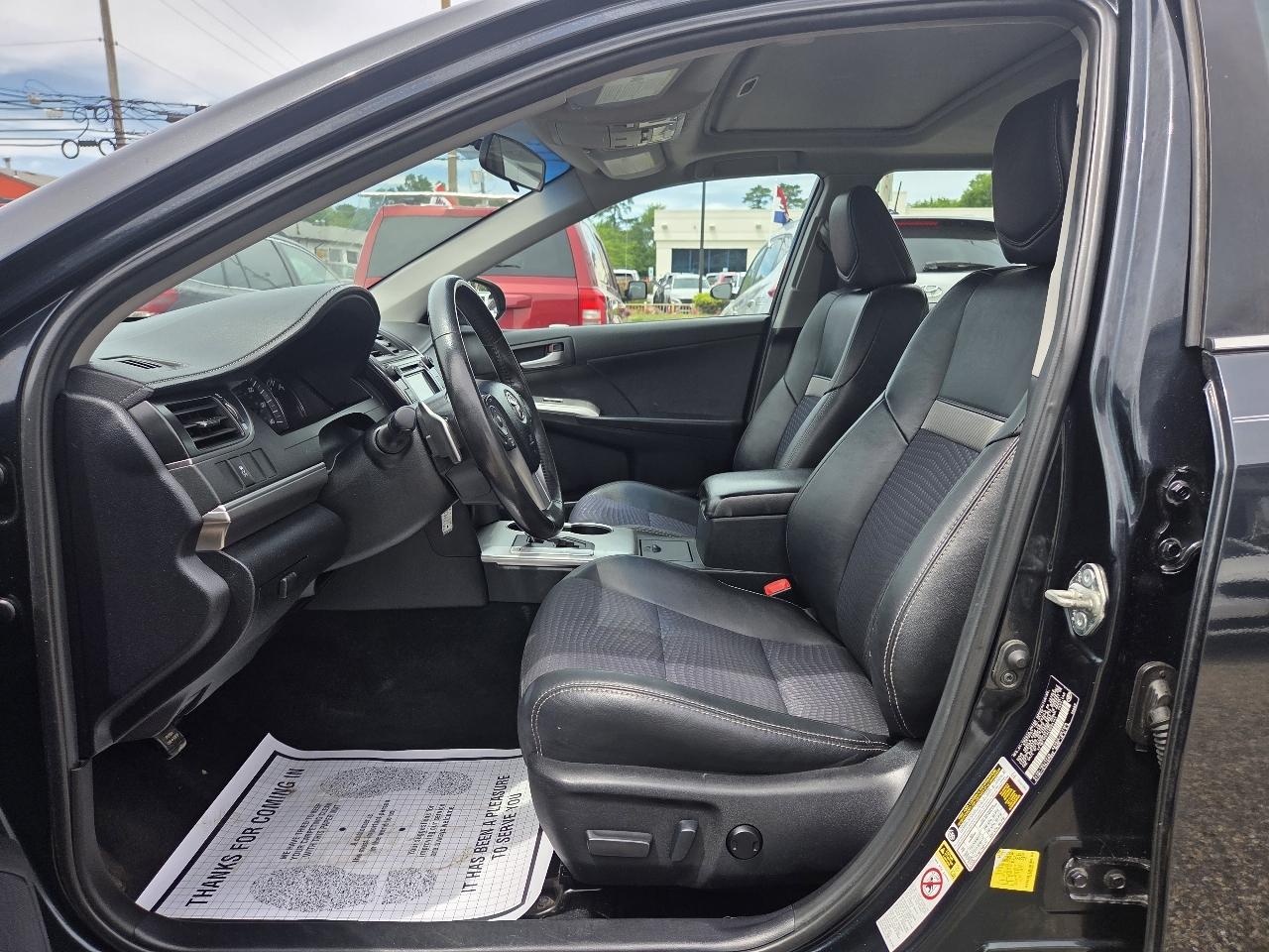 Toyota Camry 4dr Sdn SE Auto V6 2012